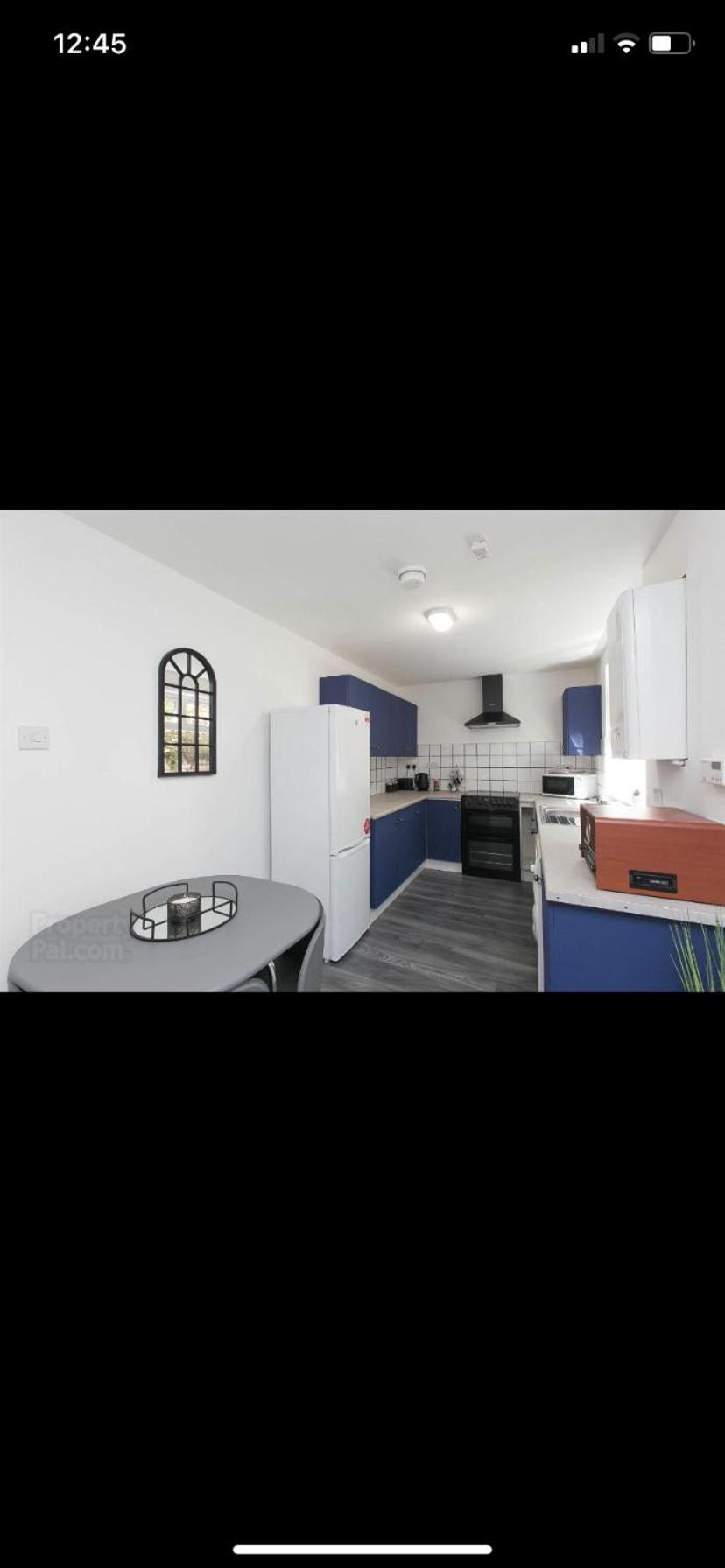House @ Queens Апартаменты *